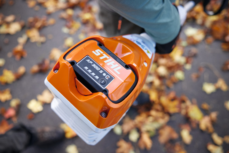 KMA 120 R, zonder accu en lader